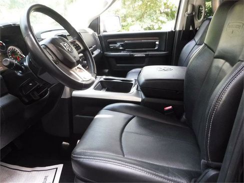 Used 2018 RAM 1500 Laramie w/ Convenience Group image 8