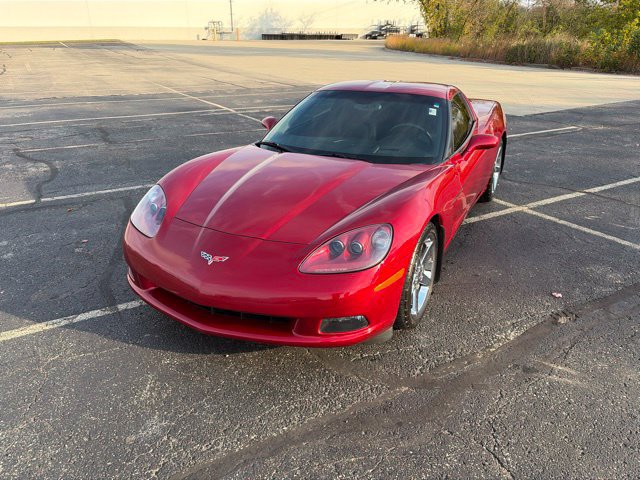 Used 2005 Chevrolet Corvette Coupe w/ Preferred Equipment Group RWD image 2