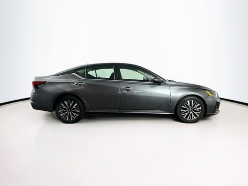 Used 2023 Nissan Altima 2.5 SV FWD image 10