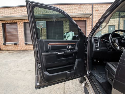 Used 2014 RAM 3500 Laramie image 17