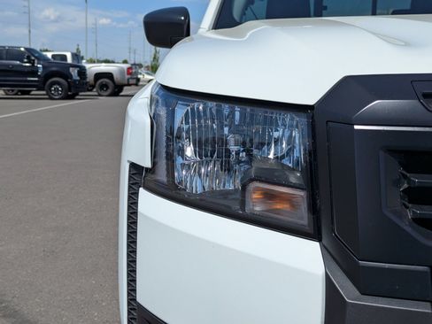 Used 2025 Nissan Frontier S AWD/4WD image 37