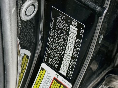 Used 2025 Toyota Camry SE FWD image 12