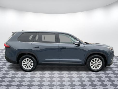 Used 2024 Toyota Grand Highlander XLE image 2