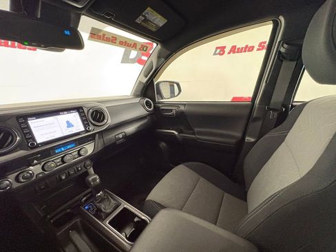 Used 2021 Toyota Tacoma TRD Off-Road AWD/4WD image 28