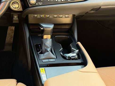 Used 2024 Lexus ES 300h Ultra Luxury image 20