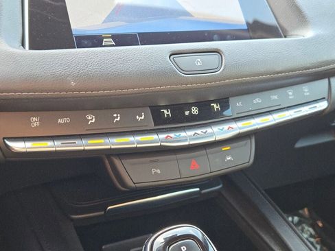 Used 2023 Cadillac XT4 Premium Luxury image 30