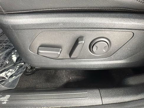 Used 2025 Kia Sportage X-Line w/ Premium Package image 11