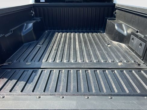 Used 2023 Toyota Tacoma SR5 w/ Technology Package RWD image 9