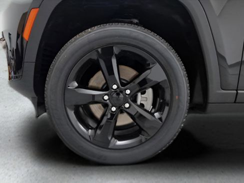 New 2025 Jeep Grand Cherokee L Altitude image 35