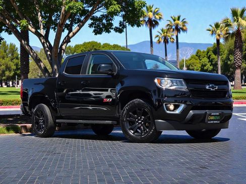 Used 2016 Chevrolet Colorado Z71 w/ Z71 Midnight Edition image 2