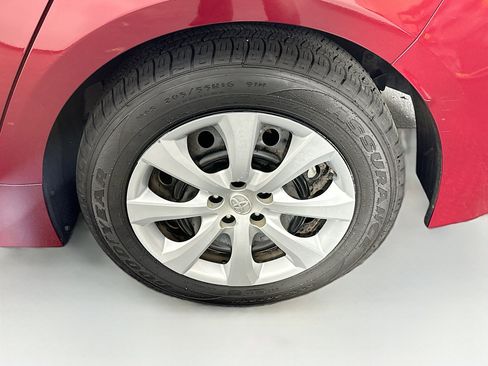 Used 2022 Toyota Corolla LE FWD image 11