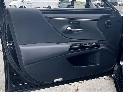 Used 2024 Lexus ES 300h w/ Premium Package image 22