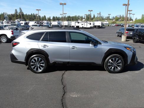 Used 2023 Subaru Outback Limited w/ Popular Package #2 AWD/4WD image 6