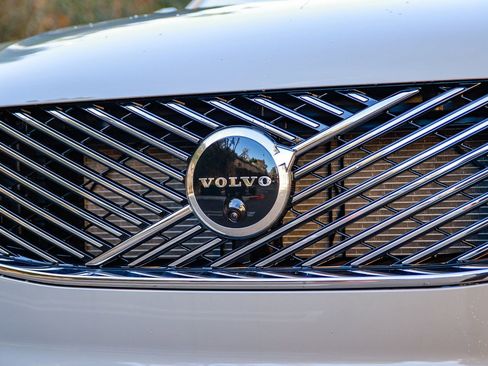 New 2026 Volvo XC90 T8 Ultra w/ Protection Package Premier AWD/4WD image 11