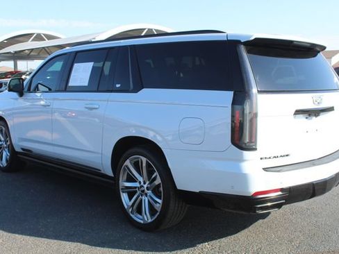 Used 2026 Cadillac Escalade ESV Platinum Sport w/ LPO, ONYX Package AWD/4WD image 8