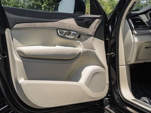 Certified 2024 Volvo XC90 B6 Plus w/ Protection Package Premier AWD/4WD image 39
