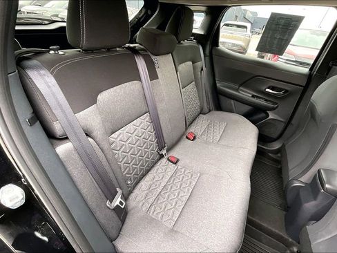 Certified 2025 Nissan Kicks SV AWD/4WD image 36