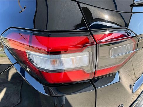 Used 2025 Honda Pilot TrailSport image 29