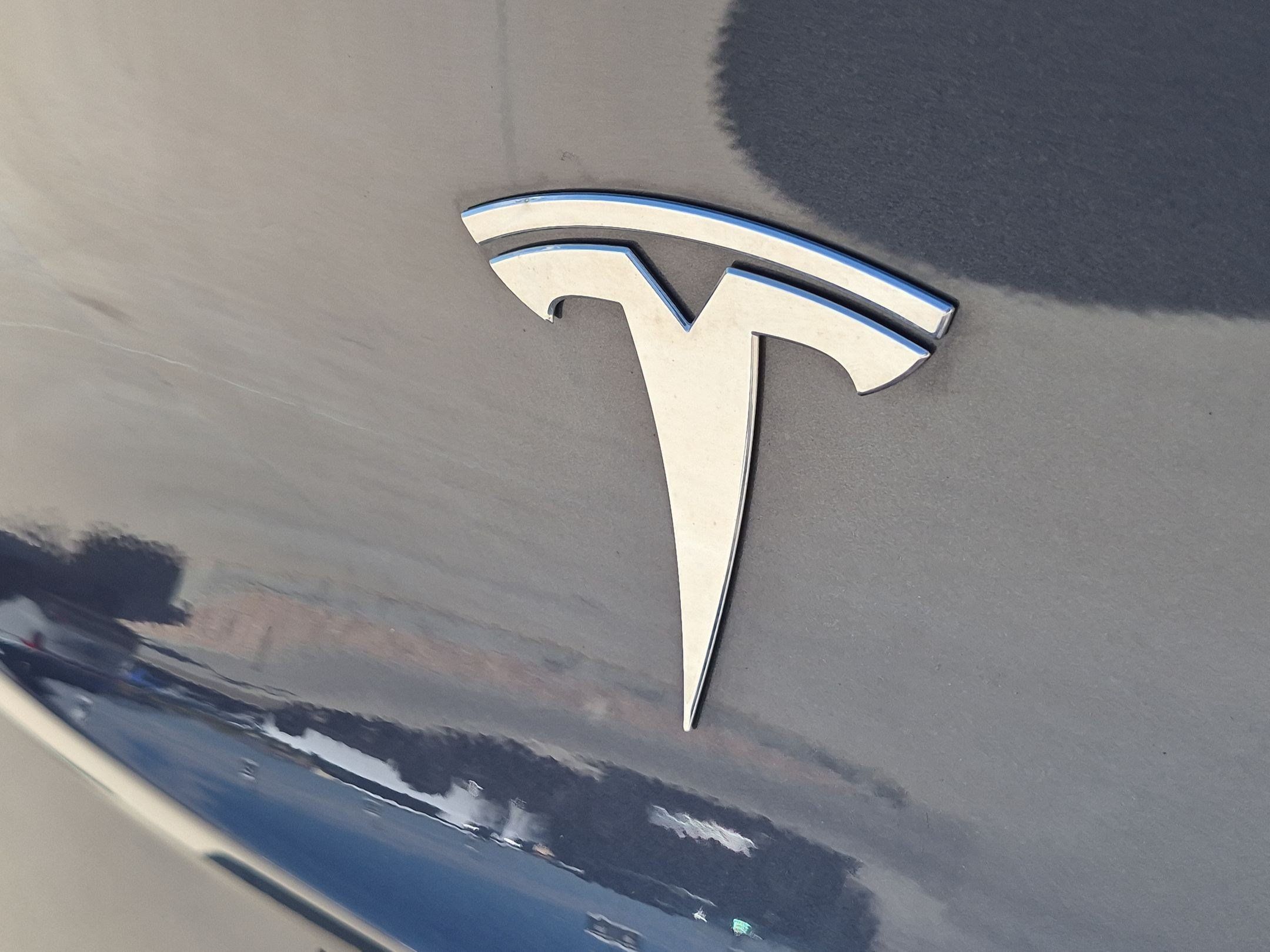 Used 2021 Tesla Model Y Long Range AWD/4WD image 14