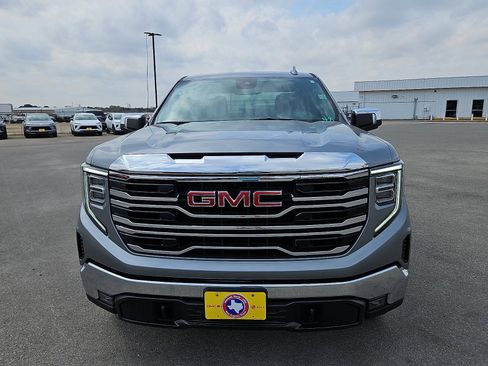 New 2026 GMC Sierra 1500 SLT image 8