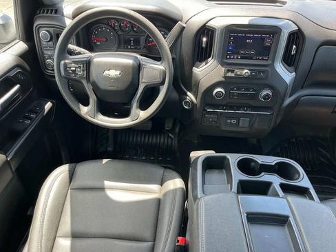 Used 2025 Chevrolet Silverado 2500 W/T AWD/4WD image 17