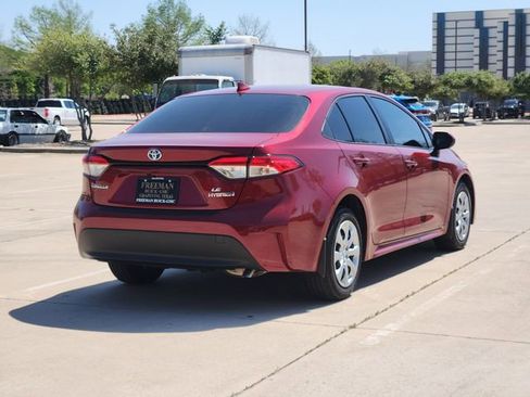 Used 2024 Toyota Corolla LE FWD image 5