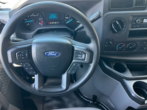 Used 2022 Ford E-450 and Econoline 450 Super Duty w/ Power Windows & Locks Group image 15