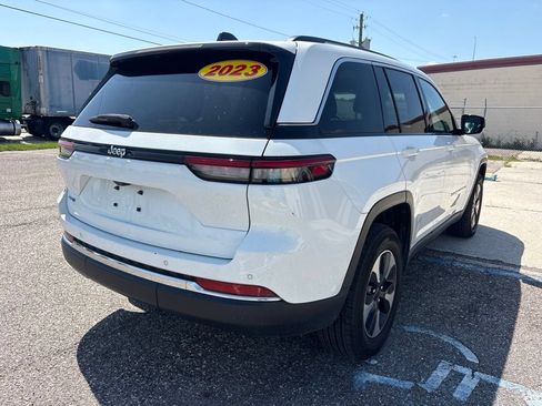 Used 2023 Jeep Grand Cherokee 4WD 4xe image 3