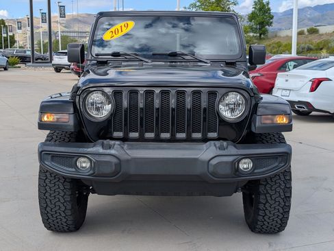 Used 2019 Jeep Wrangler Unlimited Sahara w/ Uconnect 4C Nav & Sound Group AWD/4WD image 8