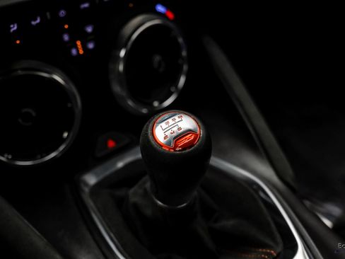 Used 2018 Chevrolet Camaro ZL1 RWD image 54
