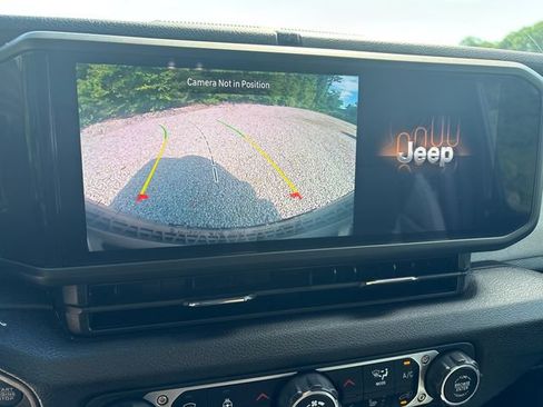 Used 2025 Jeep Wrangler Sport AWD/4WD image 24