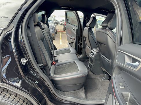 Certified 2024 Ford Edge ST-Line AWD/4WD image 15