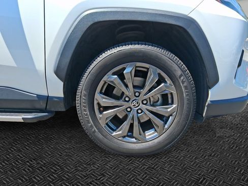 Used 2022 Toyota RAV4 XLE Premium AWD/4WD image 11