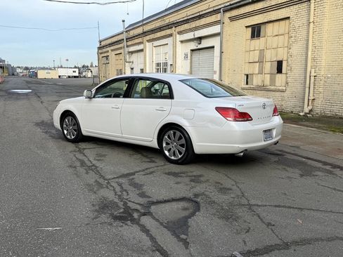 Used 2005 Toyota Avalon XLS image 5