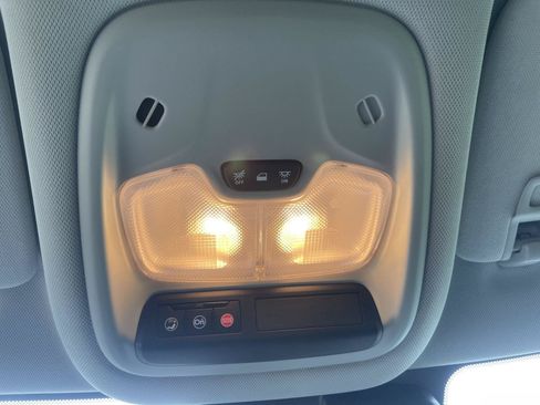 Used 2025 Chevrolet TrailBlazer LT AWD/4WD image 22