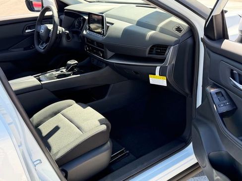 New 2026 Nissan Rogue SV FWD image 25