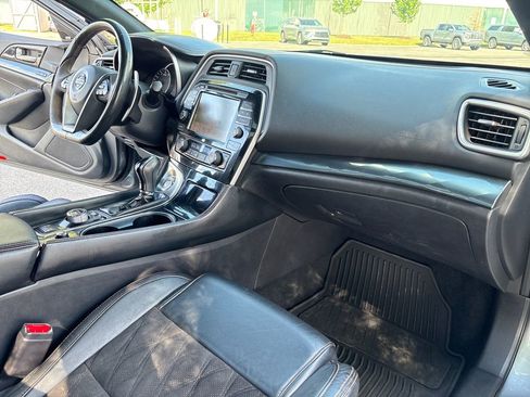 Used 2020 Nissan Maxima SR w/ Illumination Package FWD image 41