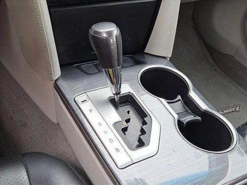 Used 2014 Toyota Camry LE FWD image 13