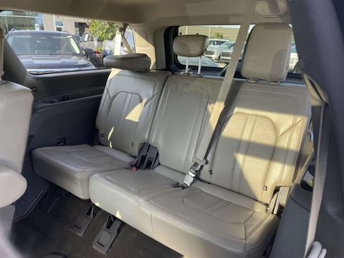 Used 2021 Ford Expedition Max Limited AWD/4WD image 3