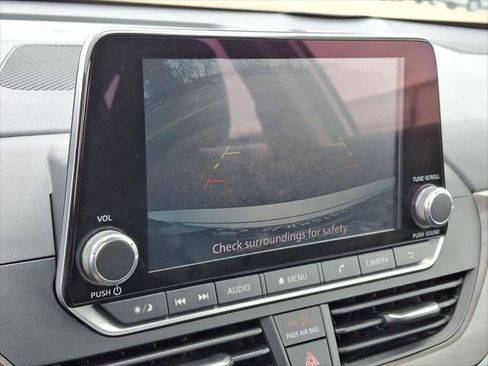 Used 2024 Nissan Altima 2.5 SV image 15