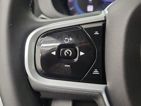 Used 2022 Volvo XC60 B5 R-Design w/ Advanced Package FWD image 26