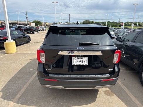 Used 2020 Ford Explorer XLT w/ Equipment Group 202A AWD/4WD image 7