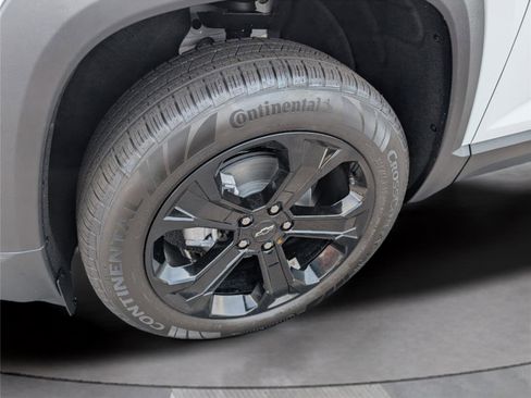 New 2026 Chevrolet Equinox LT FWD image 32