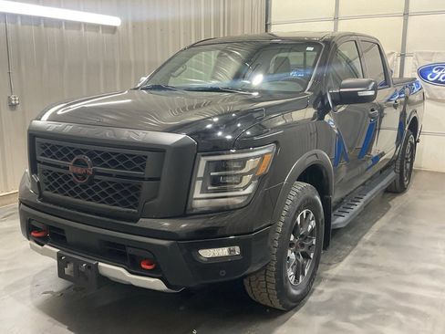 Used 2023 Nissan Titan PRO-4X w/ Pro-4x Convenience Package AWD/4WD image 4