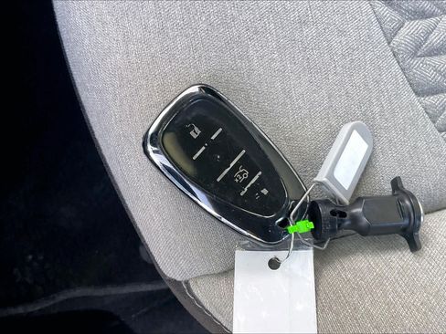 Used 2024 Chevrolet Equinox LS w/ Driver Confidence II Package FWD image 11