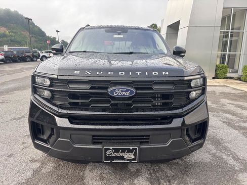 Used 2025 Ford Expedition Active AWD/4WD image 7