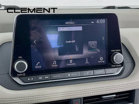 Used 2023 Nissan Rogue SV FWD image 19