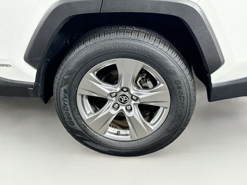 Certified 2022 Toyota RAV4 LE image 9