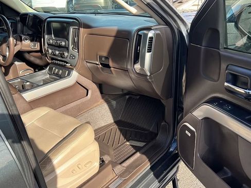 Used 2018 Chevrolet Silverado 1500 LTZ Z71 w/ LTZ Plus Package AWD/4WD image 21