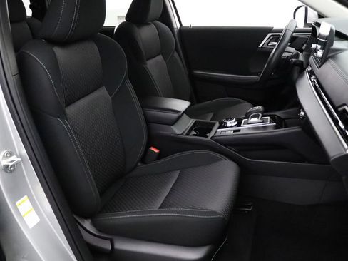 Used 2023 Mitsubishi Outlander ES AWD/4WD image 14